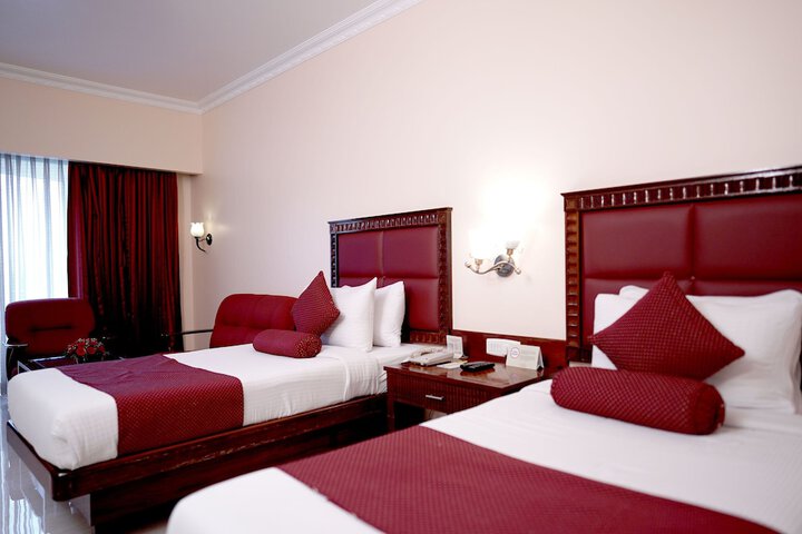 Room 6 of 28