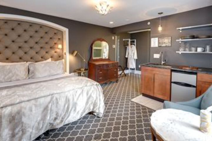 Room 6 of 91