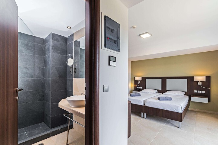 Room 48 of 115