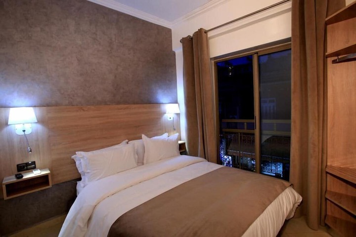 Room 17 of 27