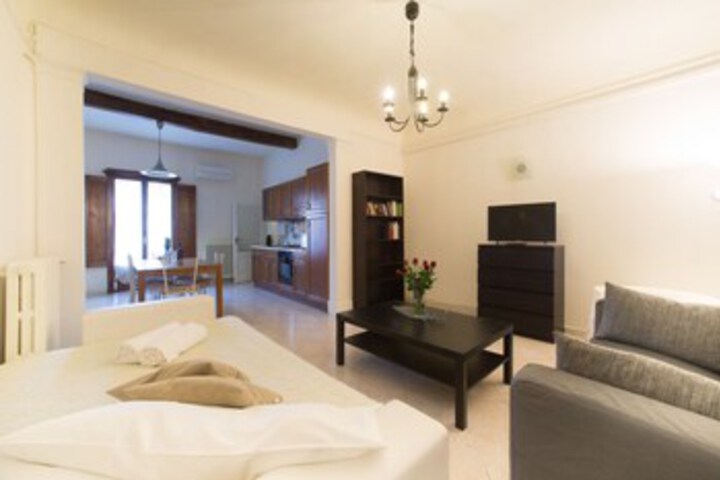 Room 5 of 10