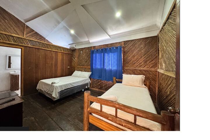 Room 7 of 25