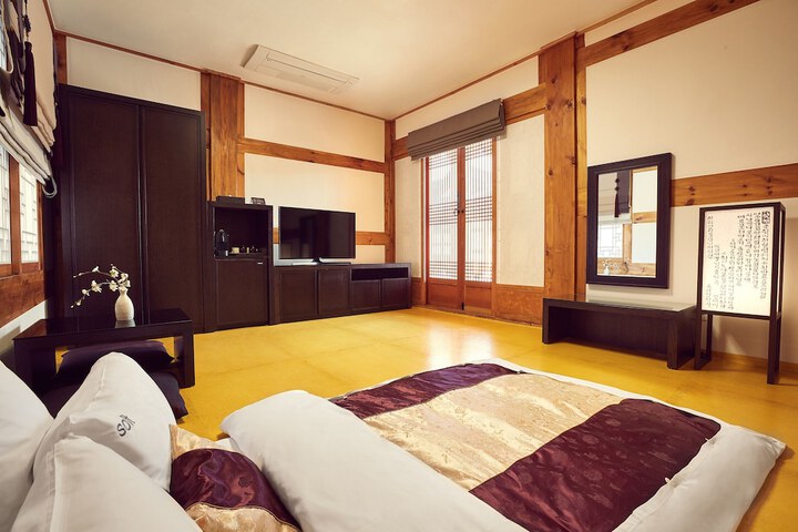 Room 14 of 57