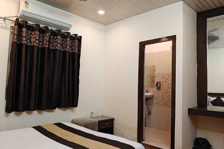Room 18 of 38