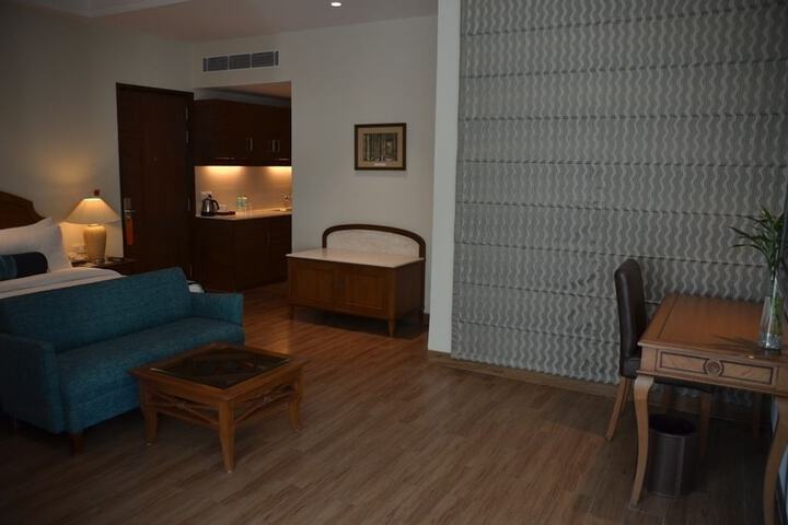 Room 2 of 30