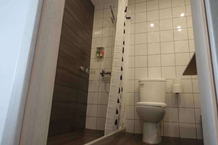 Room 16 of 48