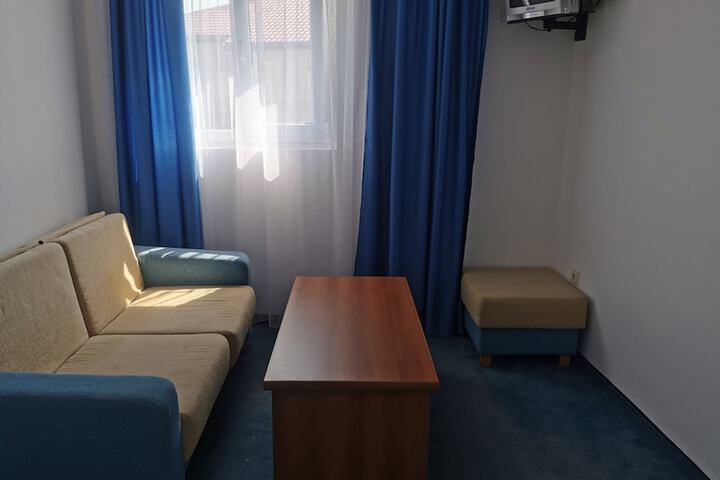 Room 11 of 15