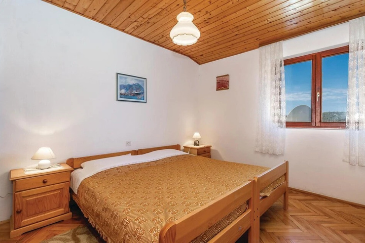 Room 4 of 21
