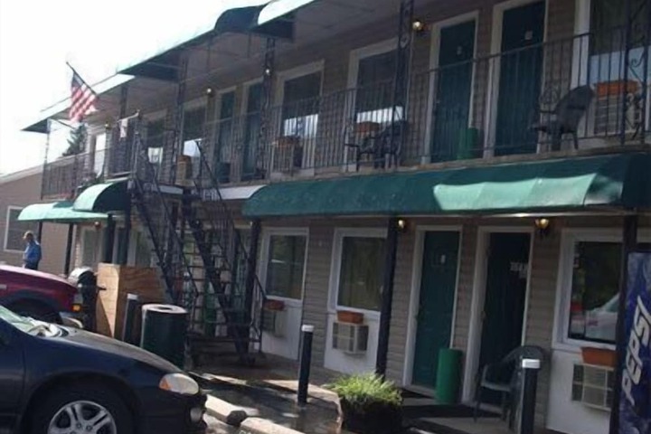 Exterior of K-River Motel & Campground