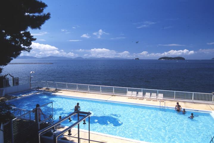 Pools & Facilities