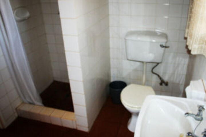 Room 3 of 46