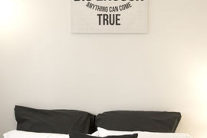 Room 13 of 22