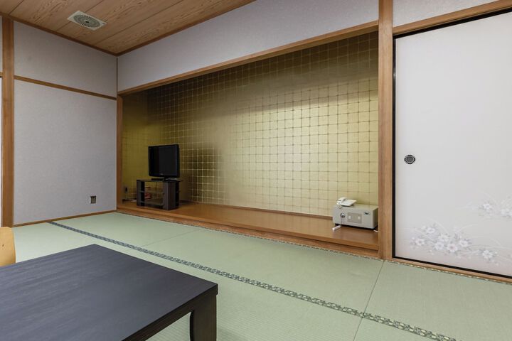 Room 45 of 96