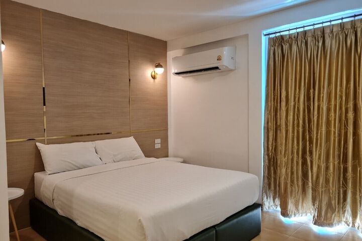 Room 8 of 39