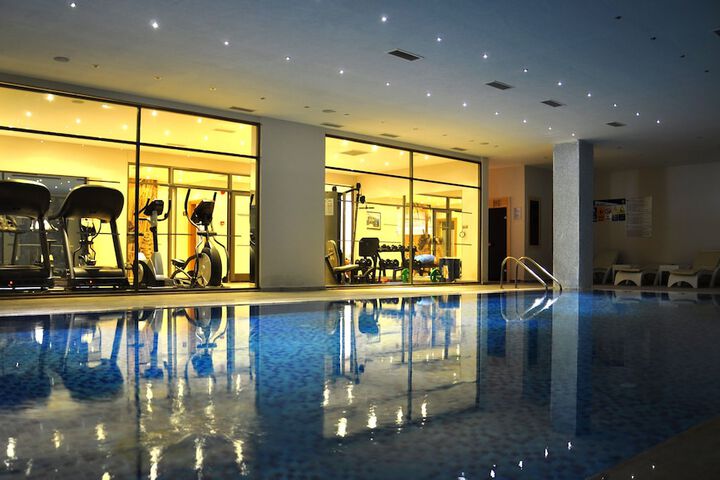 Pools & Facilities