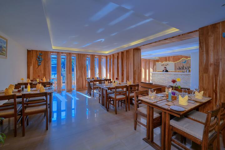 Dining 43 of 60