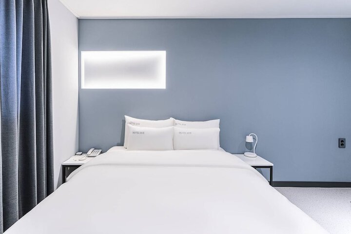 Room 48 of 78