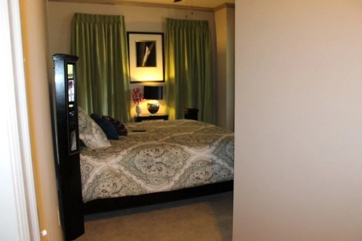 Room 6 of 30