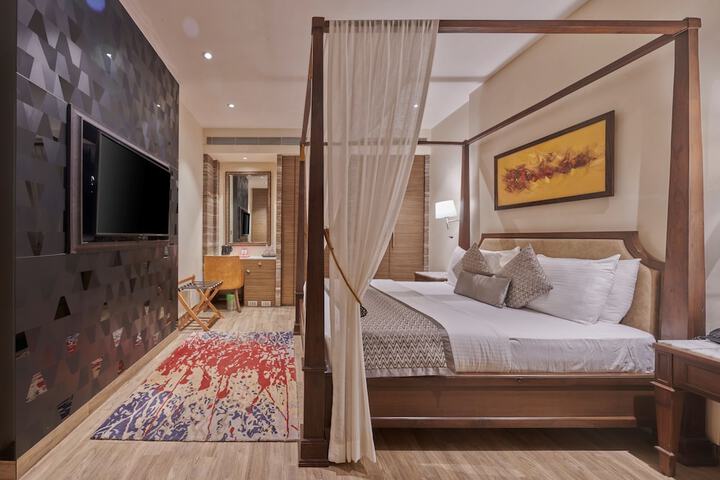 Room 5 of 36