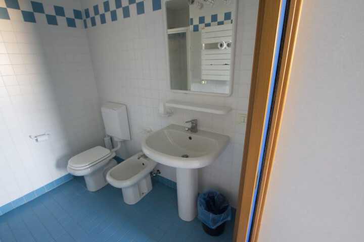 Room 14 of 43