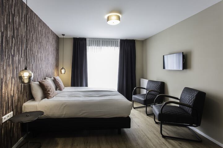 Room 9 of 53