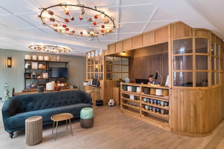 Hotel Interior 5 of 43