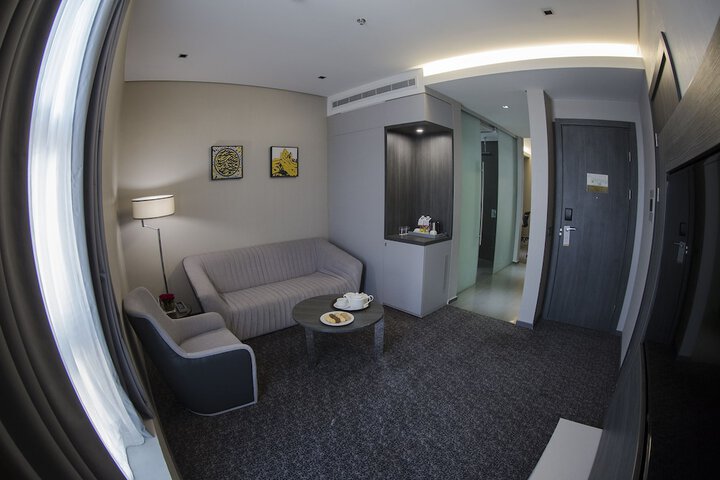 Room 27 of 42
