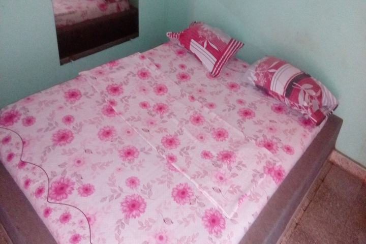 Room 5 of 14