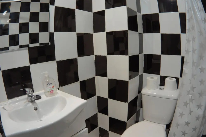 Room 4 of 15