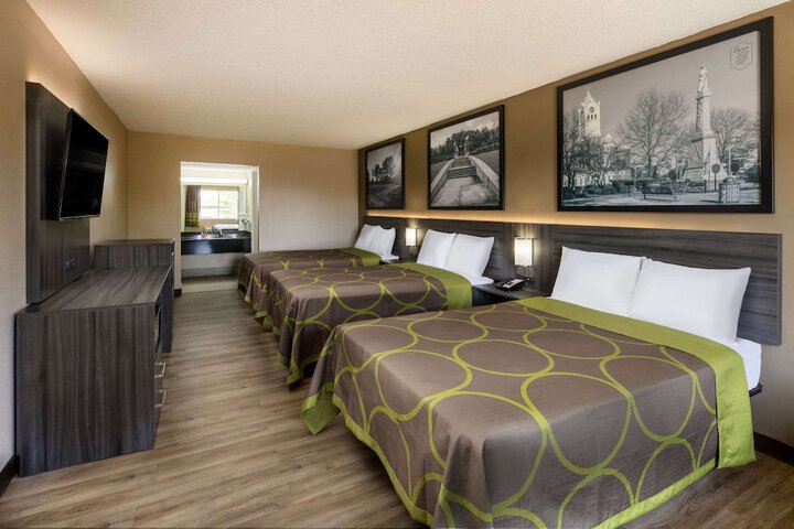 2 Double Beds (5 of 9)