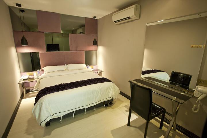 Room 8 of 31