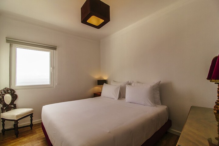 Room 14 of 65