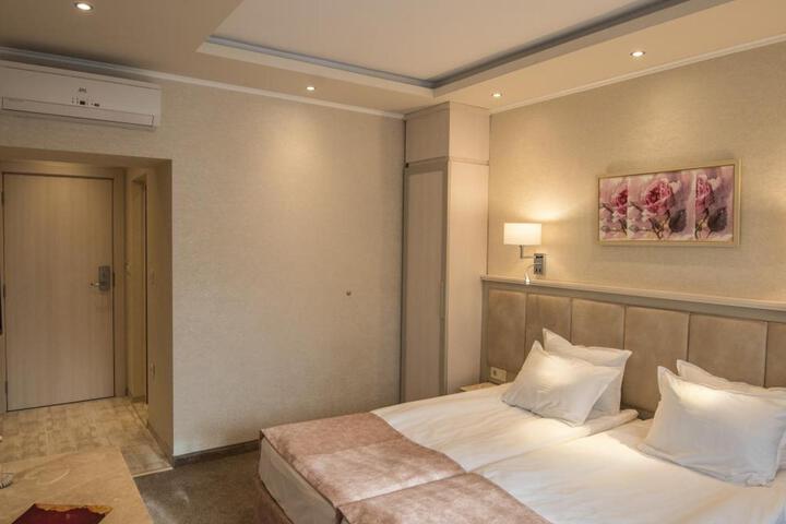 Room 10 of 54