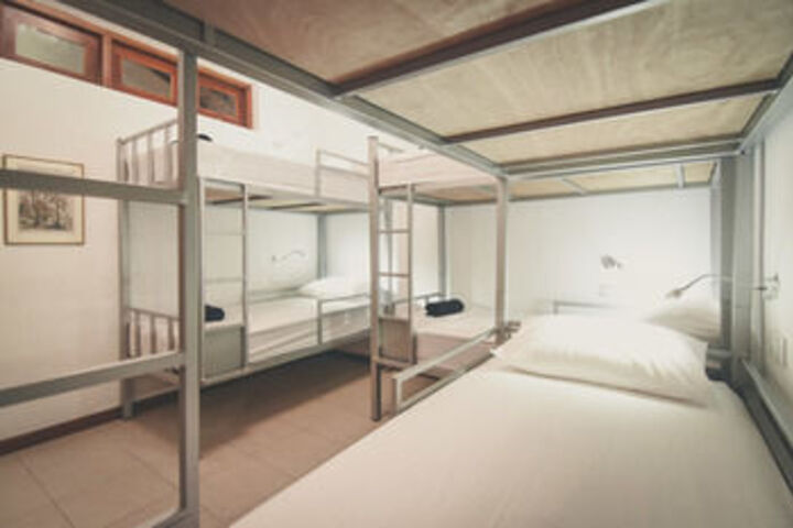 Room 11 of 33