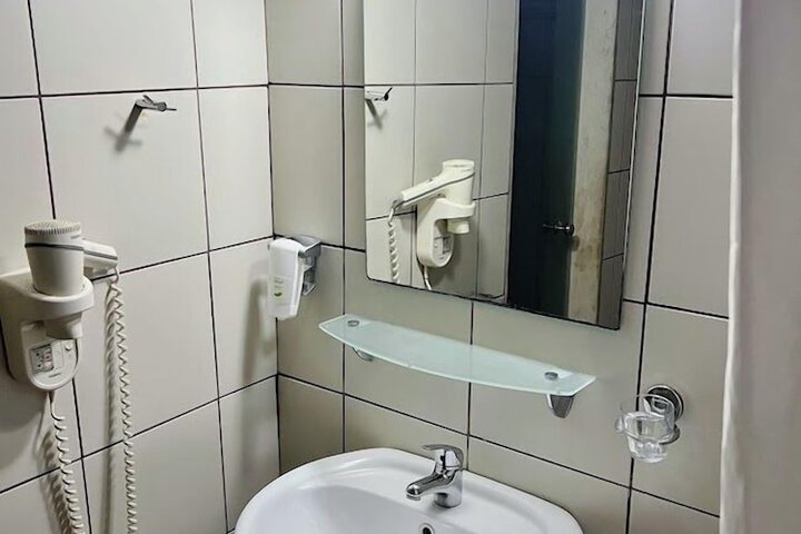 Room 60 of 98