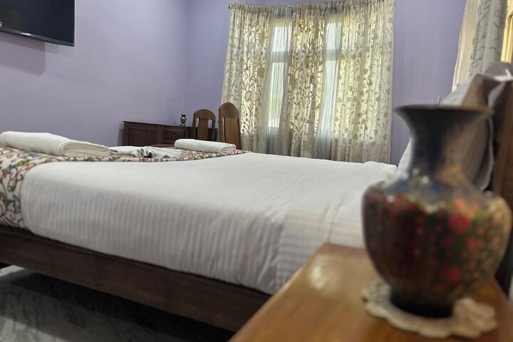 Room 2 of 42
