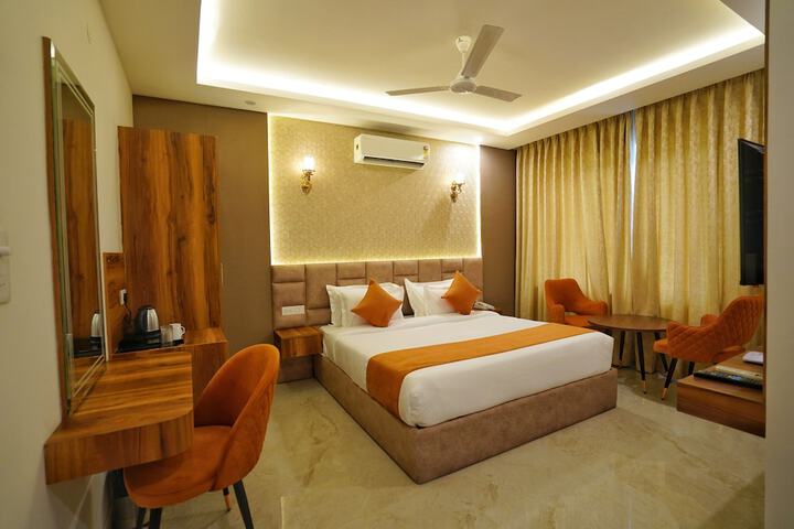 Room 9 of 21