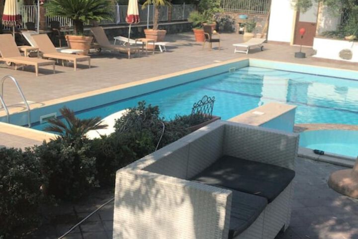 Pool 19 of 39