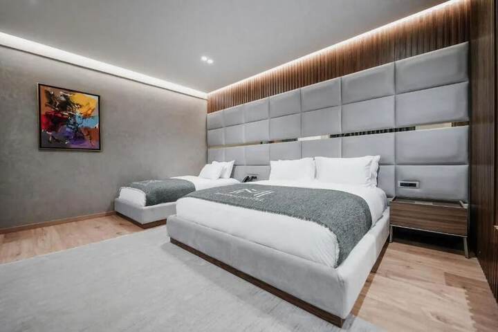 Room 6 of 52