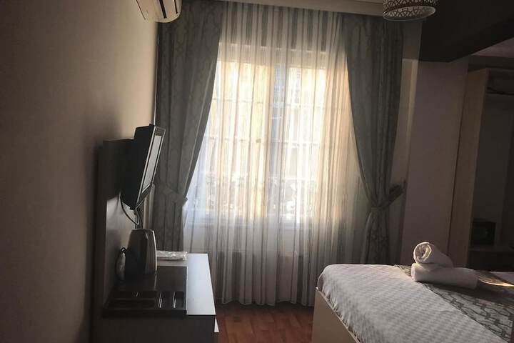 Room 4 of 24