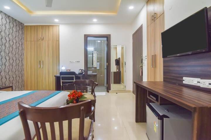 Room 10 of 43