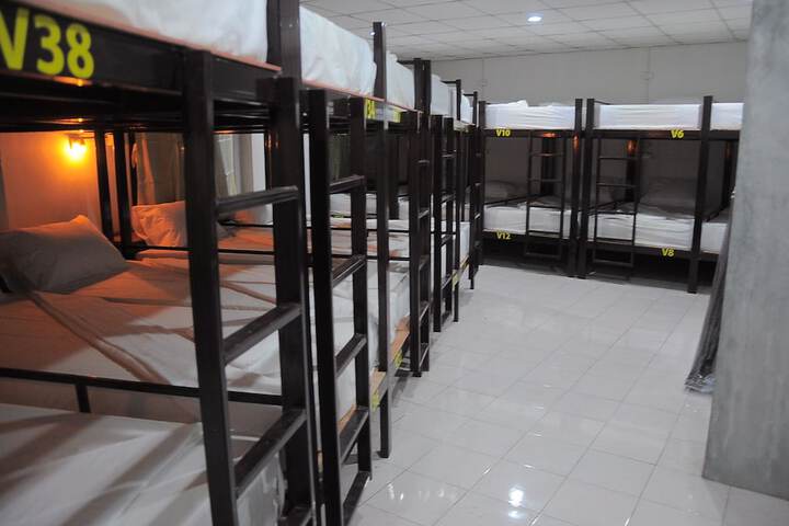 Room 8 of 31