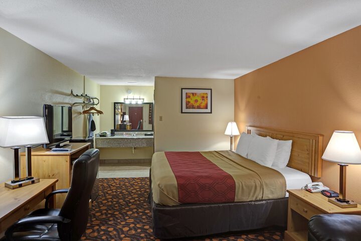Room 4 of 26