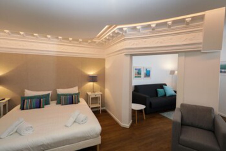 Room 52 of 60