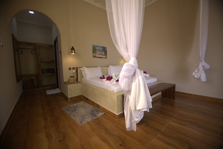 Room 15 of 43