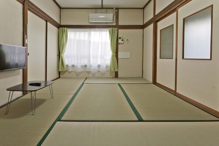 Room 8 of 29