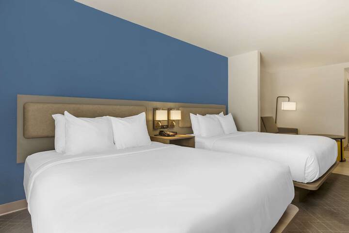 1 King Bed Suite (3 of 22)