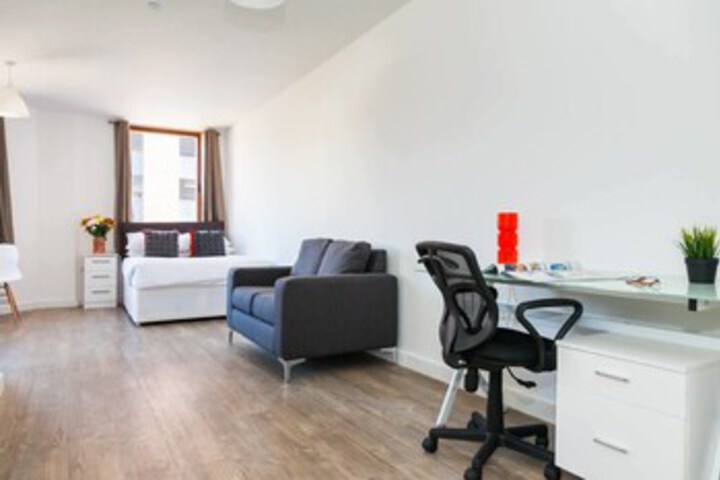 Room 4 of 10