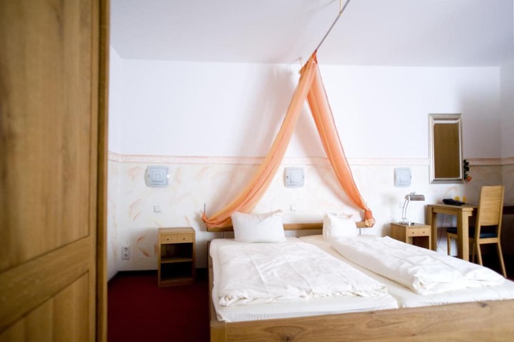 Room 19 of 50