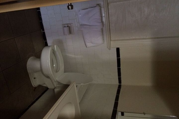 Room 13 of 20